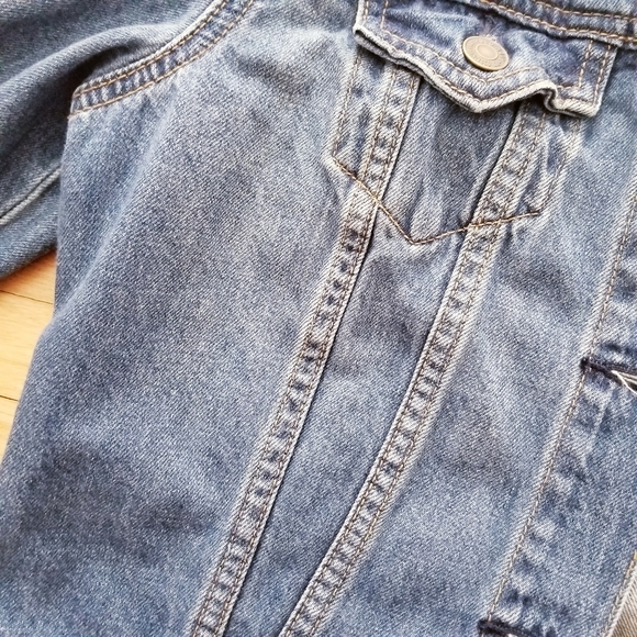 Old Navy Cropped Denim Jacket - Picture 5 of 7